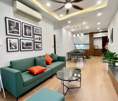 Gia đình e có căn hộ tầng trung căn góc Hồ Gươm Plaza 76m2 2 ngủ full đồ giá 4,9 tỷ