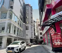 +Siêu Hiếm, Vị Trí Vàng Ngay Vòng Xoay Phù Đổng-Nguyễn Trãi Hầm+5Lầu thang máy 25Tỷ TL