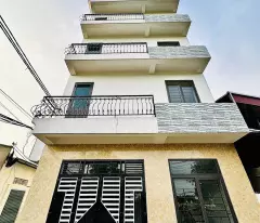 Tìm đâu 1 căn nhà đẹp hơn 
2 mặt tiền rộng rãi căn góc 5 tầng xây mới ô tô đỗ cửa ngõ to thoáng