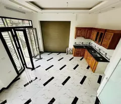 Tìm đâu 1 căn nhà đẹp hơn 
2 mặt tiền rộng rãi căn góc 5 tầng xây mới ô tô đỗ cửa ngõ to thoáng