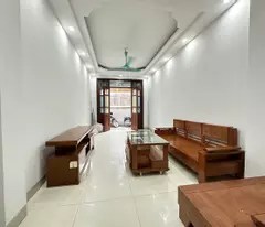 Nhà đẹp giá tốt mặt tiền 5m rộng rãi 5 tầng xây mới
cách đường quốc lộ 15m đi vào 
Ngay mặt phố