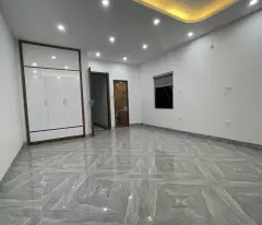 BÁN NHÀ 6T GẦN HV CHÍNH TRỊ, DT 42M2, KIA MORNING ĐỖ CỬA, GẦN PHỐ, KINH DOANH/Ở, CHỈ 10.6 TỶ