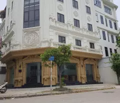 BÁN NHÀ, NGUYỄN PHONG SẮC, PHÂN LÔ 3 THOÁNG, HAI VỈA HÈ, KINH DOANH, VP, 62M2, MT 19M, GIÁ 26,6TỶ.