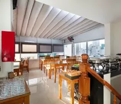 Bán khách sạn mới hẽm oto phố Tây, khu phố tập trung khách du lịch, cách biển chỉ 500m