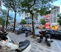 Nhà MẶT PHỐ quận Tây Hồ, kinh doanh, vỉa hè rộng 6M, ô tô vào nhà.