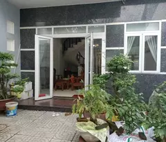 BIỆT THỰ SÂN VƯỜN SANG TRỌNG TẶNG NỘI THẤT, 145M2, SÁT MT LÊ THỊ LƠ.