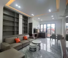 Cần bán nhà Bồ Đề 50m 7 tầng MT4,6m, lô góc, gara hơn 12.5 tỷ