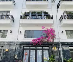 Giảm ngay 1 tỷ căn nhà đẹp 4 tầng, gần Cao đẳng Điện Lực, đường 8m thông, Sổ hồng hoàn công