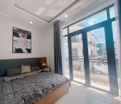 Giảm ngay 1 tỷ căn nhà đẹp 4 tầng, gần Cao đẳng Điện Lực, đường 8m thông, Sổ hồng hoàn công