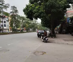 bán đất Ngô Gia Tự, mở ngõ to ra mặt phố không vào đát nhà mình, diện rích 70m2, mặt tiền 4.5m,