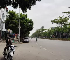 bán đất Ngô Gia Tự, mở ngõ to ra mặt phố không vào đát nhà mình, diện rích 70m2, mặt tiền 4.5m,