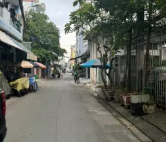 Nhà bán chính chủ , nhà đang cho ố sinh viên thuê giá 18.000.000/tháng . Chỉ tiếp người thiện chí