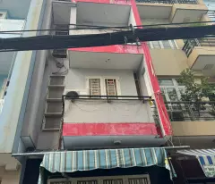 Nhà bán chính chủ , nhà đang cho ố sinh viên thuê giá 18.000.000/tháng . Chỉ tiếp người thiện chí