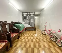 Bán nhà Hoàng Đạo Thành ô tô cạnh nhà 28/35m2 xây 3 tầng,MT 3m giá 5.5 Tỷ