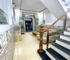 BÁN NHÀ 2 TẦNG - MẶT TIỀN ĐƯỜNG NHỰA LÊ THỊ HỒNG GẤM CÓ VỈA HÈ - VỪA Ở VỪA KINH DOANH.