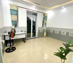 BÁN NHÀ 2 TẦNG - MẶT TIỀN ĐƯỜNG NHỰA LÊ THỊ HỒNG GẤM CÓ VỈA HÈ - VỪA Ở VỪA KINH DOANH.