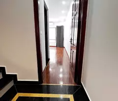 CĂN NHÀ ĐẸP, NGÕ THÔNG, CÁCH 40m RA ĐƯỜNG OTO - KHU VIP GIA THUỴ 
nhà đẹp, ngõ thông các ngả, tặng