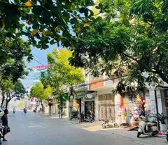 Sở Hữu Nhà Mặt Đường Lê Đại Hành, Vị Trí Đẹp, Mát Mẻ Quanh Năm – Giá 6.7 Tỷ