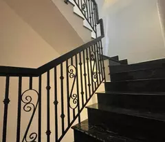 HẺM XE TẢI THÔNG, 42M2, LÔ TƯ, SÁT CHỢ GÒ XOÀI, 5 TẦNG 5PN GIÁ 5.9 TỶ