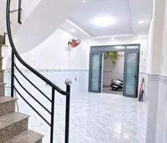 XE HƠI NGAY NHÀ SÁT MẶT TIỀN VĨNH HỘI
DIỆN TÍCH 44 M2 CÓ 3 TỶ X LỘC TẾT GIẢM 200 TRIỆU