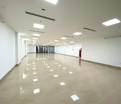 Bán Tòa Văn Phòng 8 Tầng Mặt Phố Ngô Gia Tự, Long Biên. DT 315m2, MT 8.3m nở hậu.