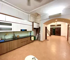 Nhà phố Hoàng Quốc Việt, phân lô 2 thoáng 55m² MT Khủng vỉa hè oto KD 18tỷ5