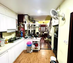 Bán nhà Trần Quốc Hoàn, lô góc 3 thoáng, 40m², 5T gara ôtô, kinh doanh đỉnh 16,9 tỷ.