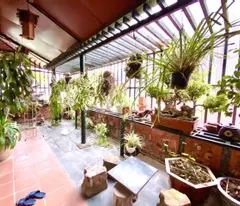 Bán nhà Trần Quốc Hoàn, lô góc 3 thoáng, 40m², 5T gara ôtô, kinh doanh đỉnh 16,9 tỷ.