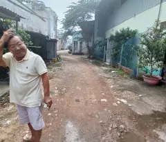 Gia đình kẹt tiền trả ngân hàng cần bán cái kho hẻm 8m thông 815/10/5 hương lộ 2 p bình trị đông a