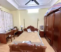 Nhà 5 tầng 3 mặt ngõ Trần quốc Hoàn Cầu Giấy