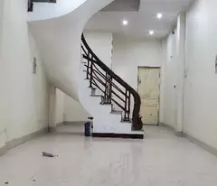 Bán nhà 5 tầng 36/37m2 TRần Quốc Hoàn Cầu Giấy