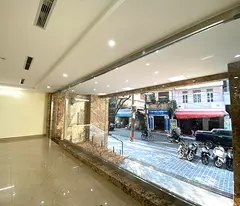 Bán Tòa Văn Phòng 9 Tầng Mặt Phố Hoàng Ngân. Đang cho thuê 300tr/th. Giá 120 TỶ