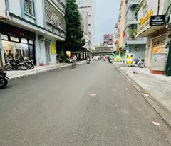 B.ÁN NHÀ NGÕ 168 NGUYỄN XIỂN NHÀ 2  MẶT NGÕ RỘNG NHƯ PHỐ VIJ TRÍ VÀNG ĐỂ KINH DOANH