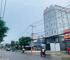 Cần bán Toà nhà Văn Phòng Cty. 6 Tầng, Mặt tiền đường Nguyễn Duy Trinh, giá 24,5 tỷ