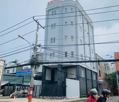 Cần bán Toà nhà Văn Phòng Cty. 6 Tầng, Mặt tiền đường Nguyễn Duy Trinh, giá 24,5 tỷ