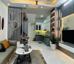 Bán gấp nhà Bạch Mai . DT 35m2 , MT 4,1m. Cách mặt phố trăm m. Giá chỉ 5,25tỷ