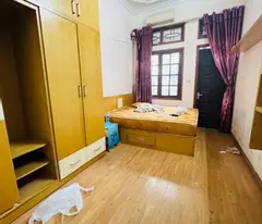 Bán nhà Lạc Long Quân, ngõ Ô Tô nhỏ, 100m đường lớn ,gần Hồ Tây 35m2 3 tầng 7,6 tỷ