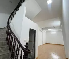 Chủ cần t.i.ề.n b.á.n gấp hạ sốc 2 tỷ lô góc - gần phố - ô tô đỗ cửa phố Trần Duy Hưng - Cầu Giấy