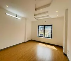 Bán nhà Lạc Long Quân, ngõ Ô Tô nhỏ vào nhà, 5 phút ra Hồ Tây 37m2 5 tầng 8,15 tỷ