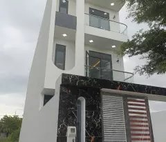 Bán Nhà 1 Trệt 2 Lầu Chính Chủ Mới Xây (5x26m) Mặt Tiền Tại Thị trấn Đức Hòa, Tỉnh long an