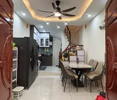 BÁN NHÀ 5 TẦNG TRƯƠNG CÔNG GIAI, SỔ VUÔNG, 2 THOÁNG, 10M RA PHỐ. 7,2 TỶ