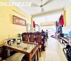 NGÃ TƯ XUÂN THUỶ - HỒ TÙNG MẬU TẶNG NHÀ  4 TẦNG - DÂN XÂY CHẮC CHẮN  Ở NGAY - SỔ PHÂN LÔ - NHỈNH 8