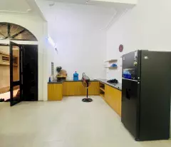 HIẾM - NHÀ  PHỐ THÁI HÀ - HAI THOÁNG -BA BƯỚC RA MẶT PHỐ, NHÀ ĐẸP Ở NGAY