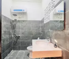 HIẾM - NHÀ  PHỐ THÁI HÀ - HAI THOÁNG -BA BƯỚC RA MẶT PHỐ, NHÀ ĐẸP Ở NGAY