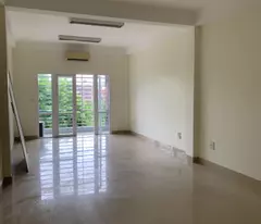 Cho thuê nhà mặt phố Trung Kính làm văn phòng
