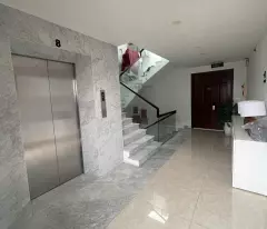 Bán nhà mặt phố Hàm Long, Quận Hoàn Kiếm, Hà Nội, Diện tích 176 m2, xây  9 tầng, sổ đỏ chính chủ.