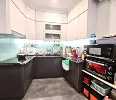 Bán nhà Trần Thái Tông 38m2, 5 tầng, ngõ su cóc tận cửa, ở ngay. 6,3 tỷ