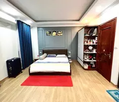 Bán nhà Trần Thái Tông 38m2, 5 tầng, ngõ su cóc tận cửa, ở ngay. 6,3 tỷ