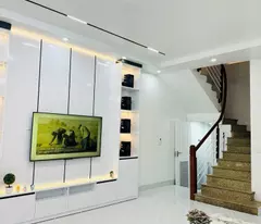Chính chủ cần"ra đi" căn nhà ở Hoàng Ngân - Cầu Giấy, giá chỉ 175tr/m2, nhà đẹp long lanh