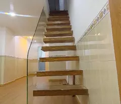 NHÀ 2 tầng đẹp Q10 - 55M2 - 10M ra đường lê hồng phong - hẻm thẳng 1 trục - Giá rẻ